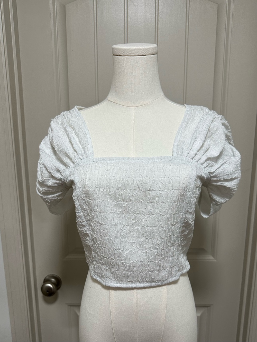 vestique White Puff Sleeve Smocked Crop Top